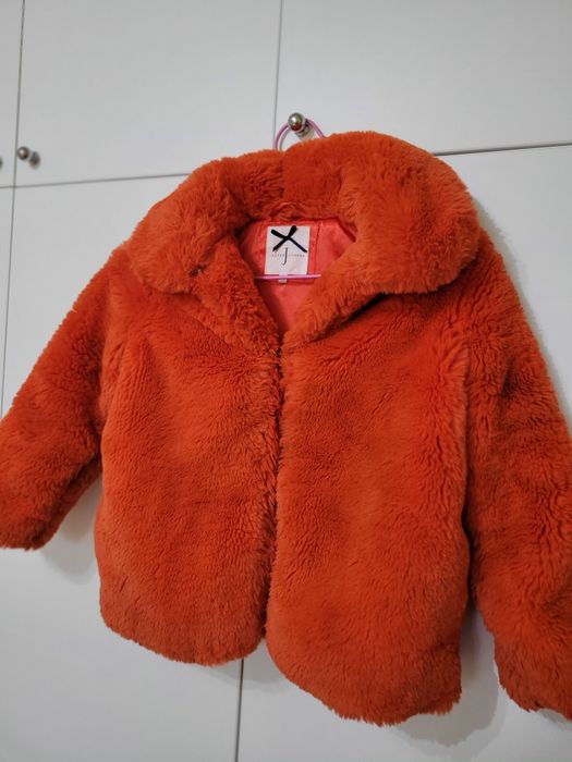 Детско оранжево пухено палто 8-9 години