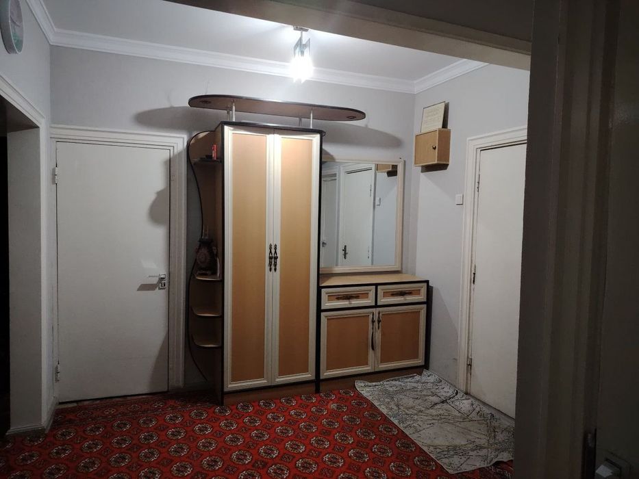 Sergili. 4 xona kvartira sotiladi