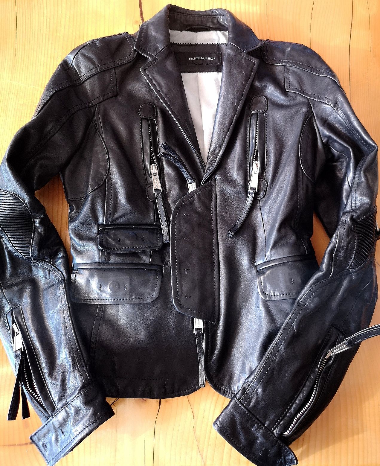 Уникално черна Рокерия на Disquared оригинално марково кожено яке С