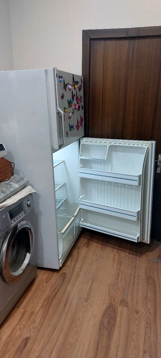 Продам холодильник б/у  Дженерал Электрик ,воздушное охлаждение.