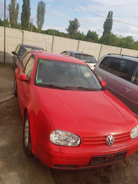Usa fata dreapta/Usa spate dreapta/Usa spate stanga/ Bara spate/Haion cu luneta/ Motor Volkswagen Golf 4
