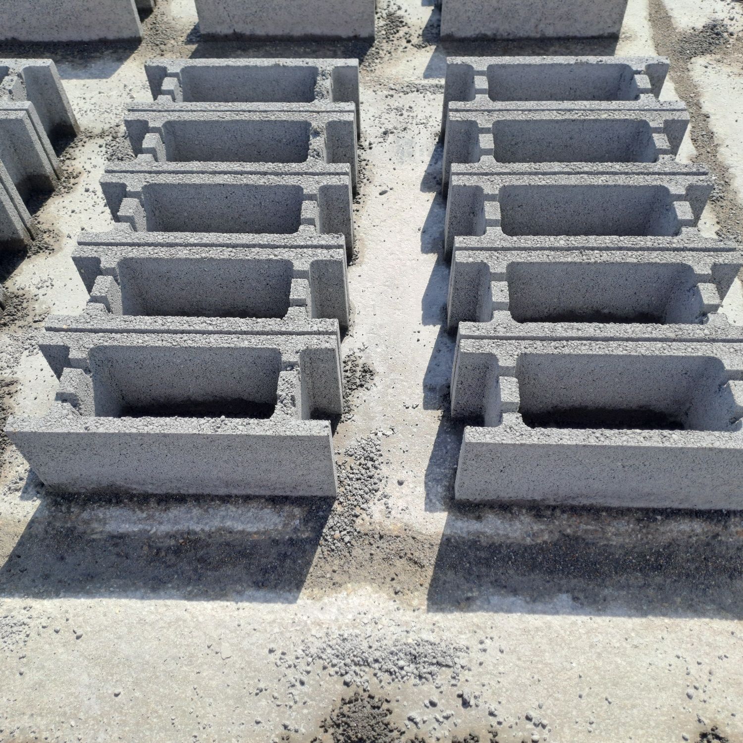 Bolțari pentru fundație si temelie, din beton , vibropresati