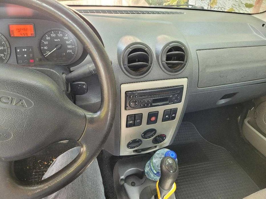 Vând Dacia Logan 1.6 benzină, primul proprietar