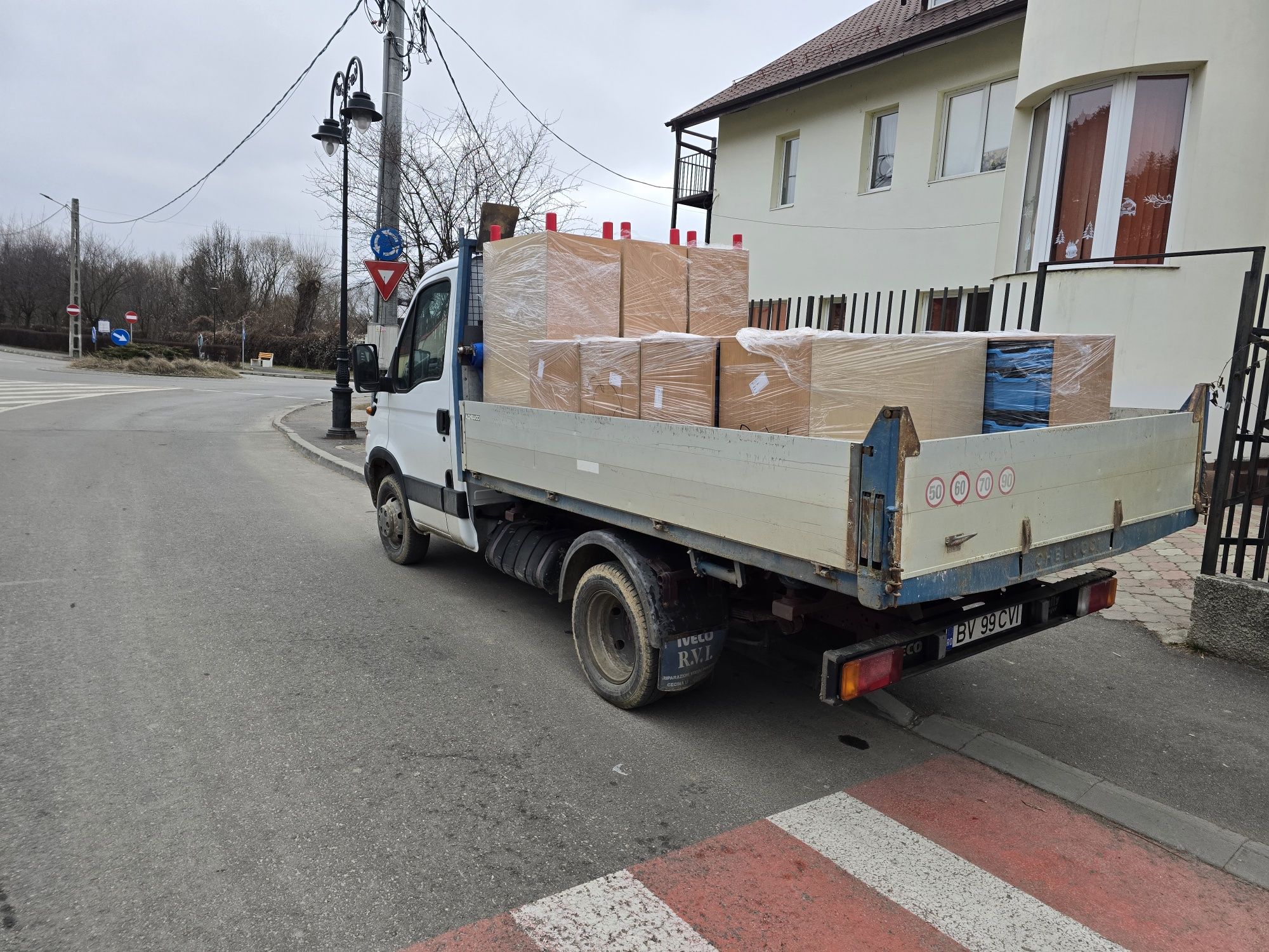 Transport basculabil Nisip Piatra Amestec Pietris  Debarasare moloz