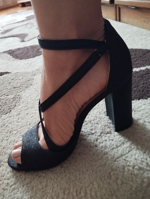 Sandale glitter elegante cu toc gros