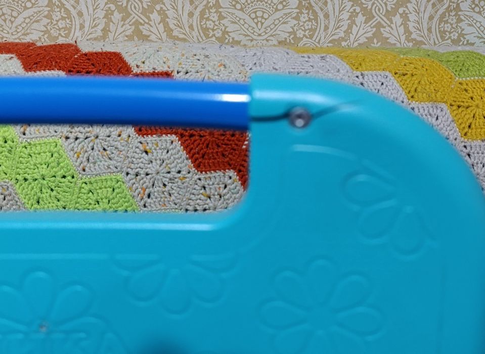 Продам детский столик и стул комплект NIKA