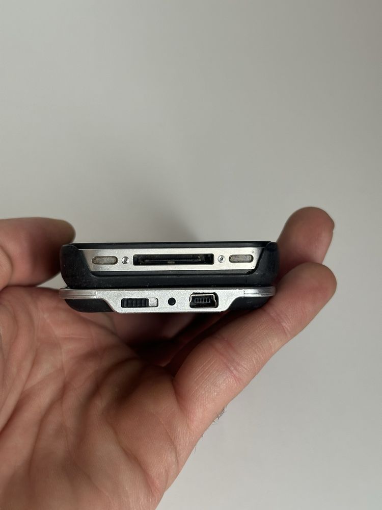 iPhone 4 с Bluetooth QWERTY клавиатура