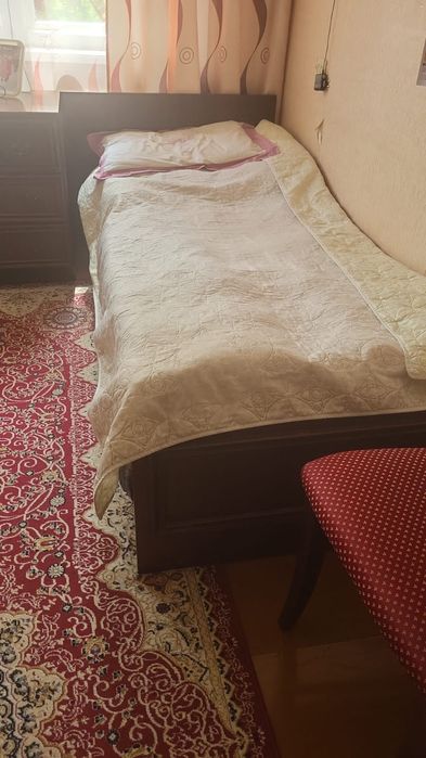Кровать чистое дерево