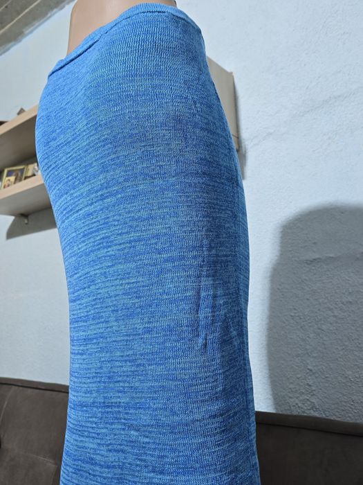 Fusta dama trendy mulata cu crapatura pe picior