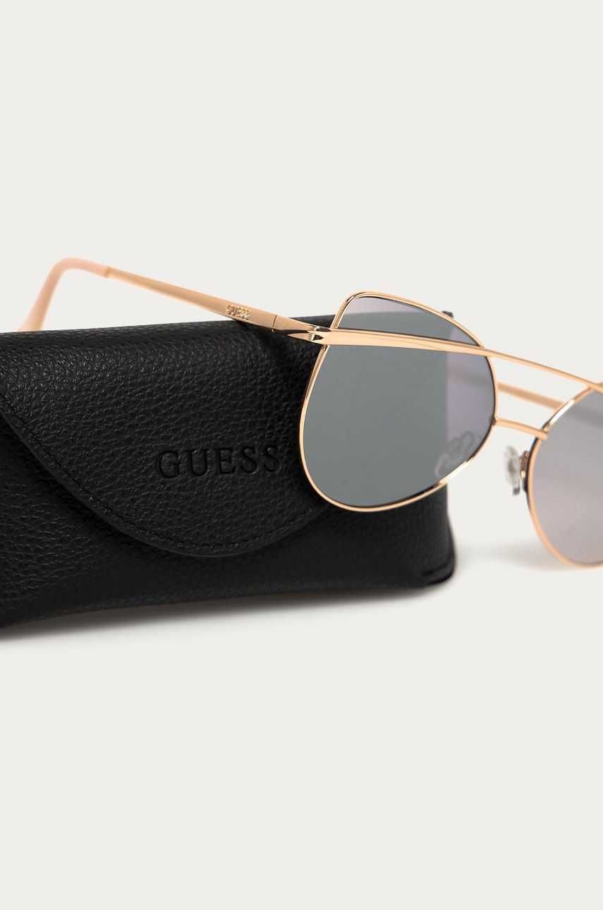 Оригинални дамски слънчеви очила Guess -50%