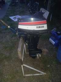 Motor barca Yamaha 9,9 cp și ulei ars