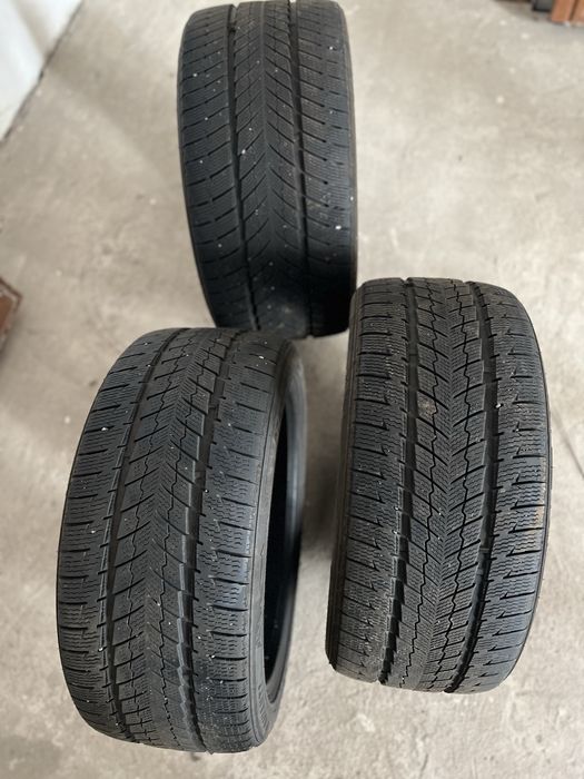 Anvelope de iarna  2x 275/40/R20 si 1 buc 315/35/R20 Kumho DOT 2020