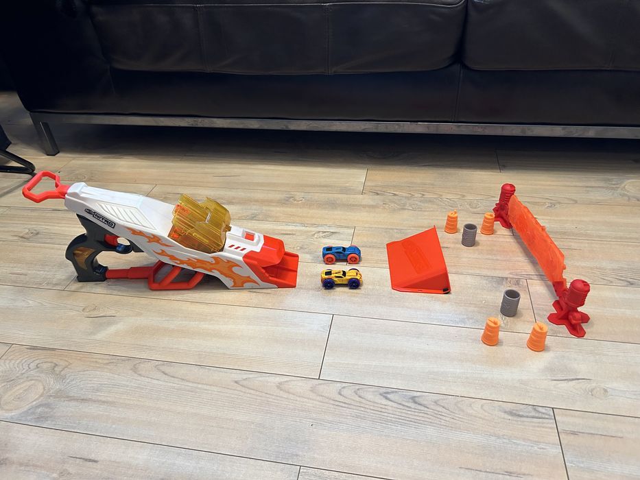 Pusca lansator masinute Nerf Nitro Doubleclutch Inferno