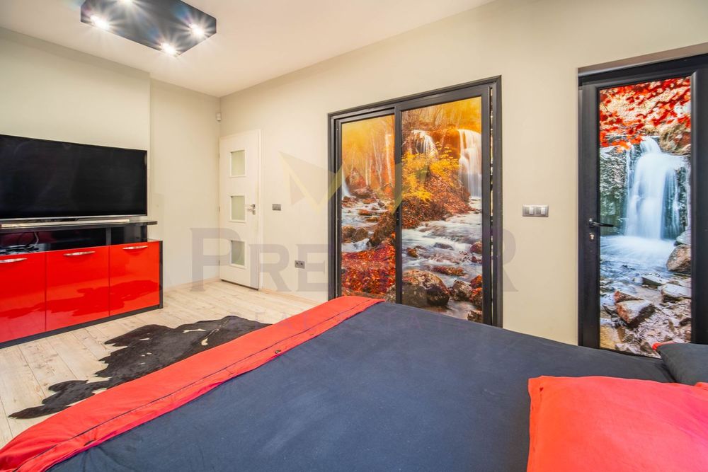 Продава се Тристаен апартамент в Варна, Център - 84 кв.м за 2596 €/кв.м - Снимка #4