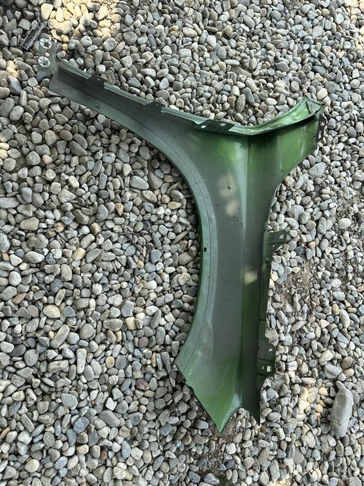 Aripă stânga față mercedes gla x156.