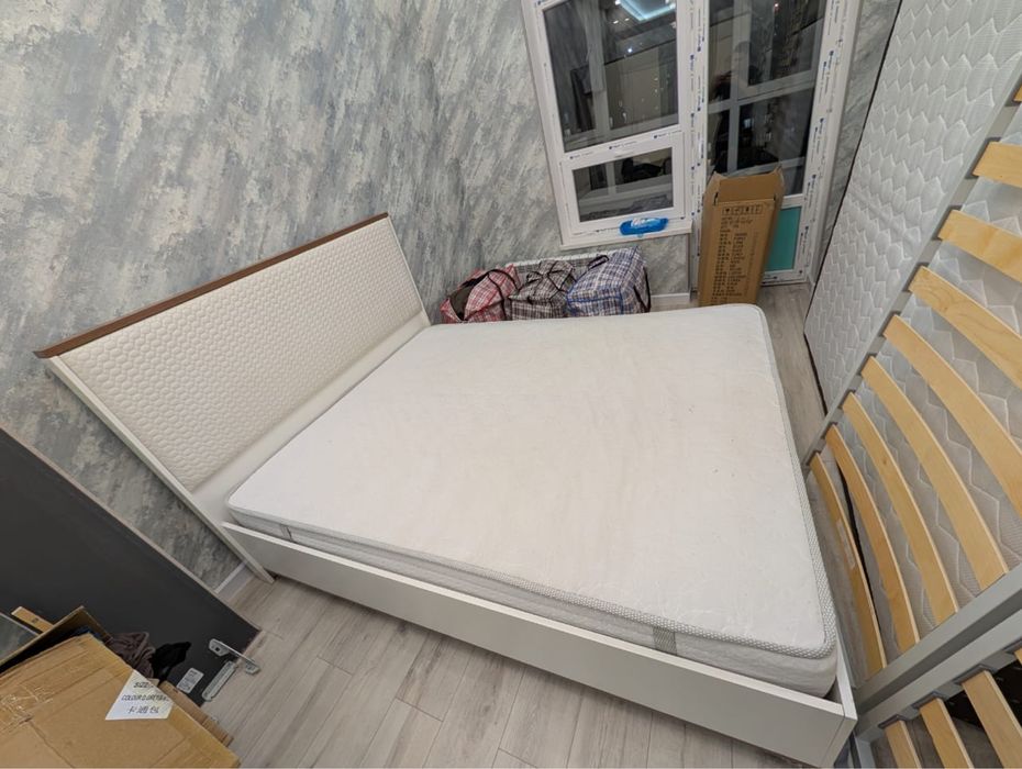 Двухспальная кровать