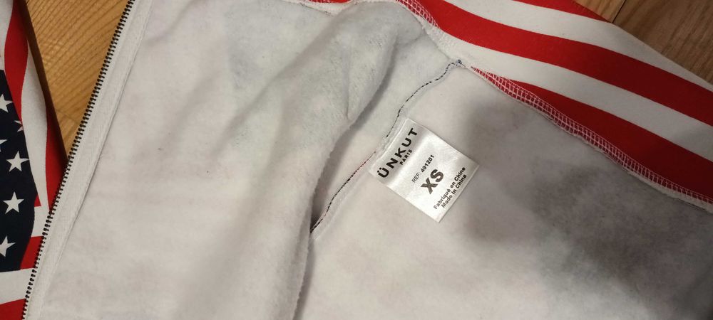 Уникален суитшърт