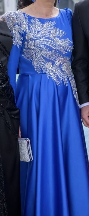 Rochie midi albastra cu aplicatii
