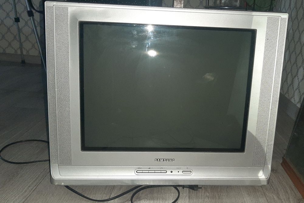 Продам телевизор