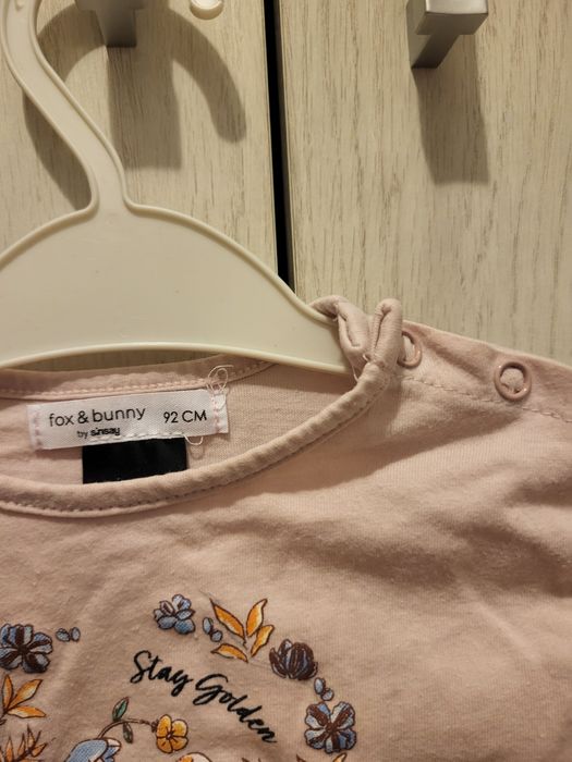 Vând 2 rochițe fetiță