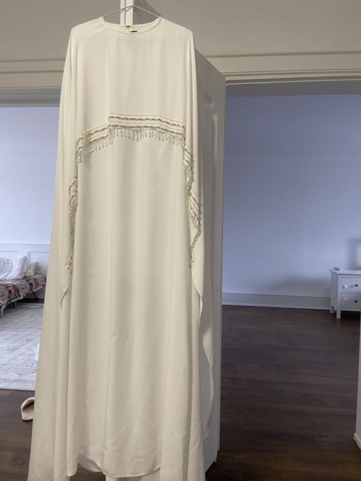 Элегантное платье Alhubu, отличное состояние, надевала 1 раз,после хим