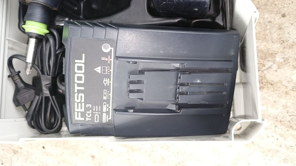 Filetanta festool , 2 baterii,incarcator,cutie,mandrina biti si standa