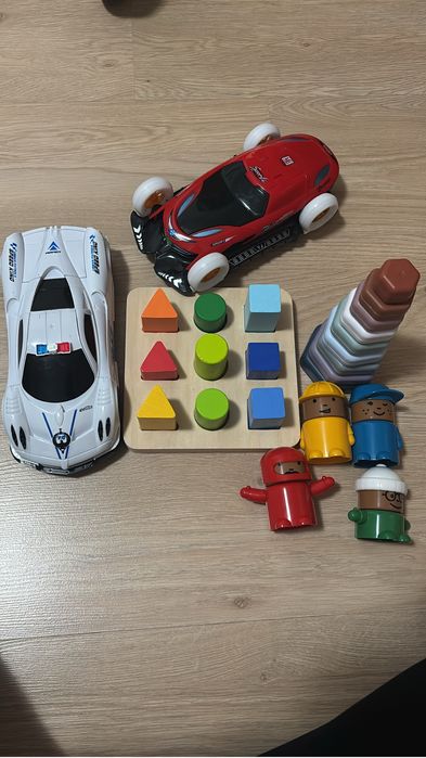 Jucarii de sortare si masini cu sunete si lumini
