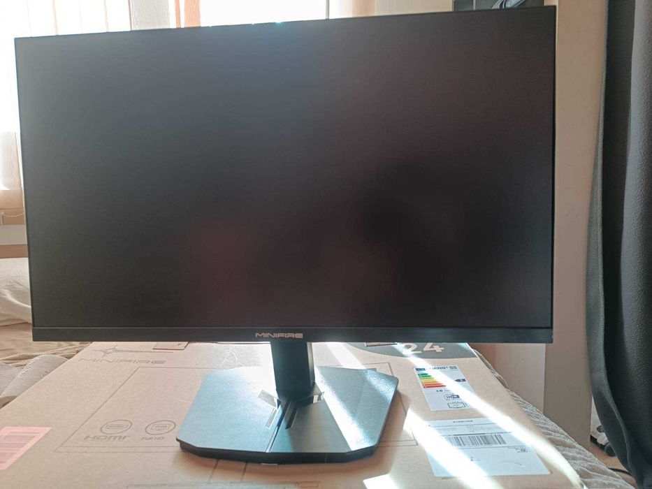 Монитор 24 Инча - 180Hz Full HD
