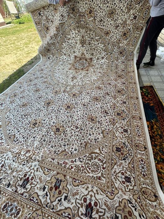 Продам ковры в отличном состояние