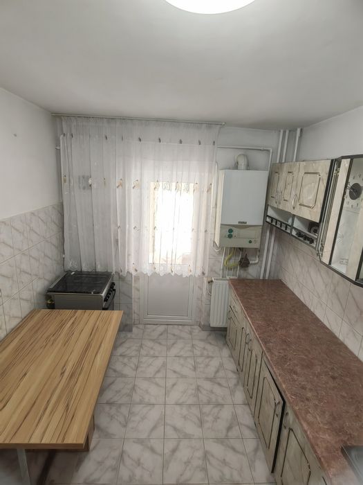 Apartament 2 camere, parter, zona Ura – Bacău, 46 mp + balcon 10 m