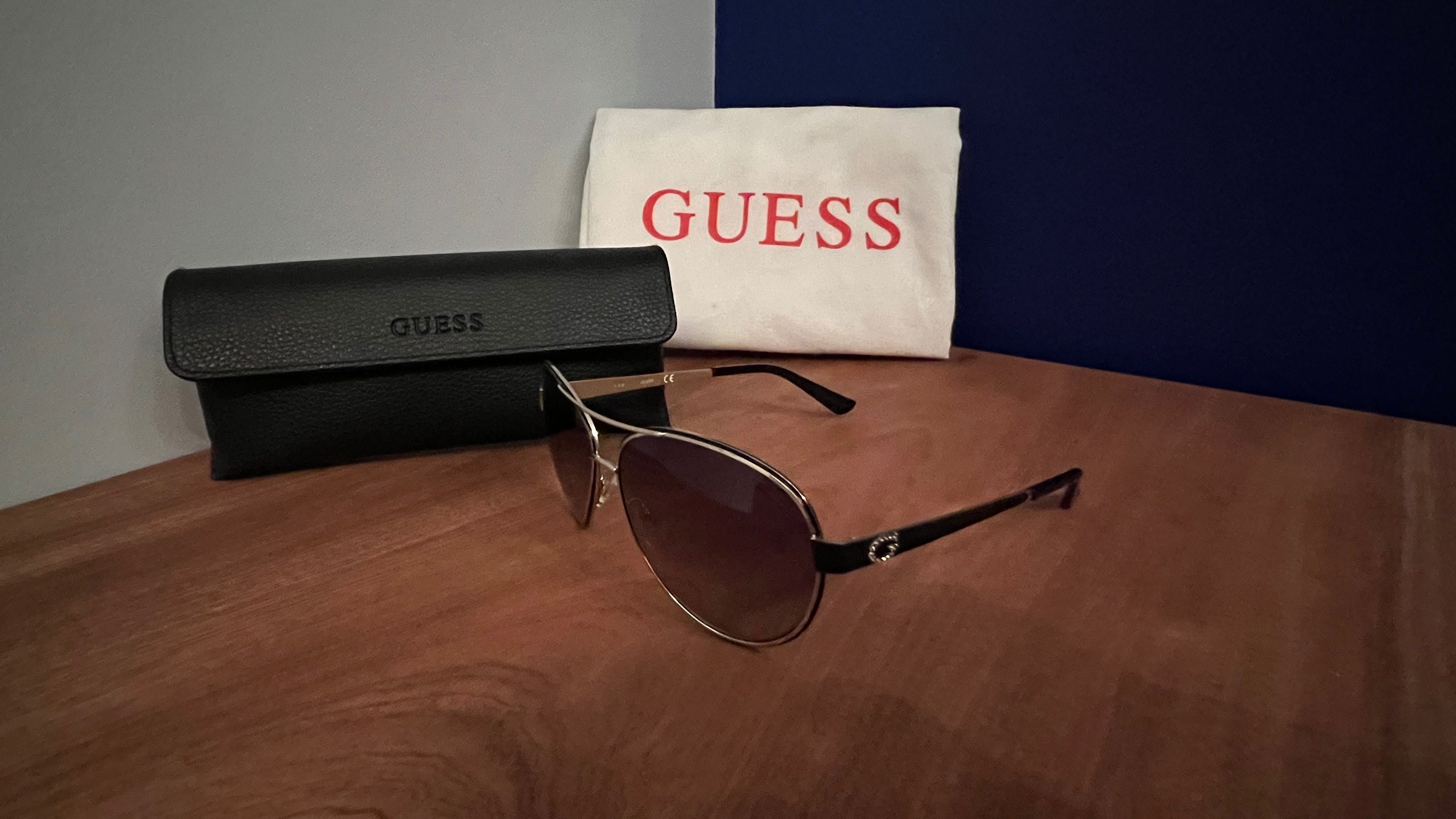 Guess чанта и очила
