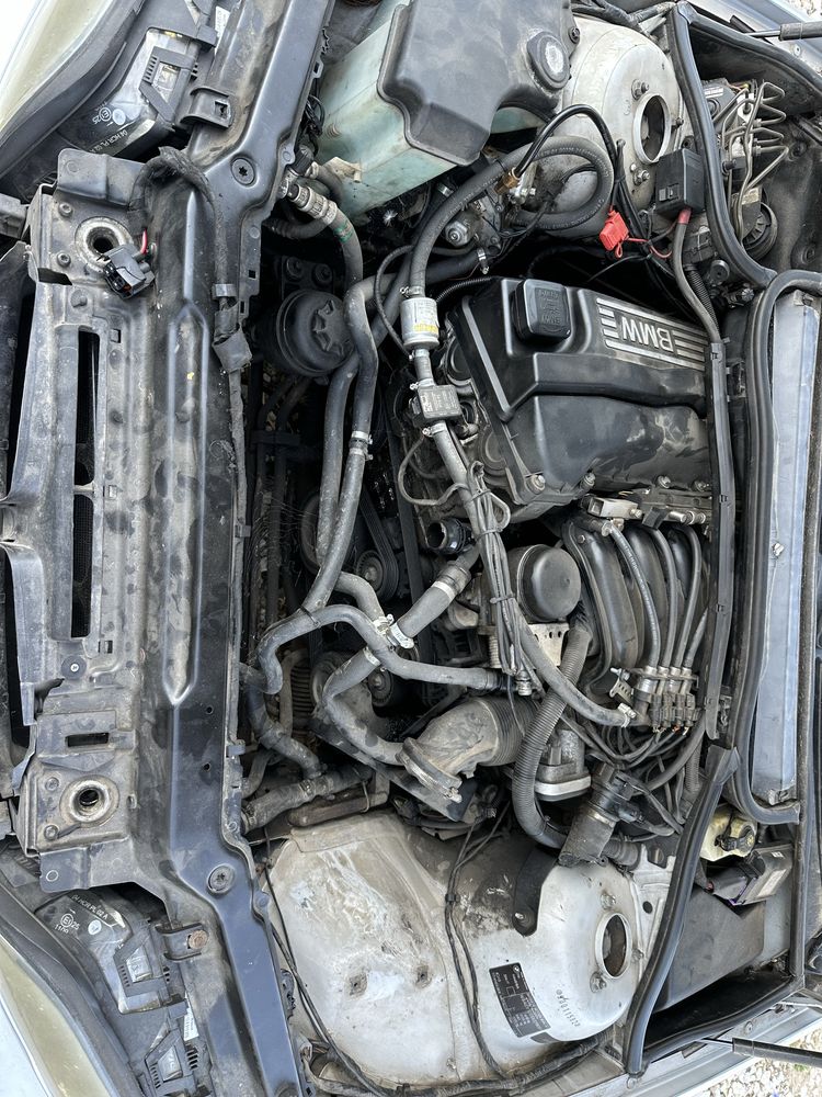 БМВ е46 BMW e46 318i 143к.с  фейслифт на части!