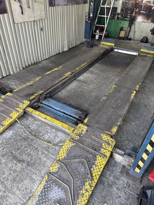 Подьемник 4-стоячный в хорошем состояний