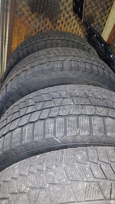 Гуми 18 -ки 4бр. БМВ BMW