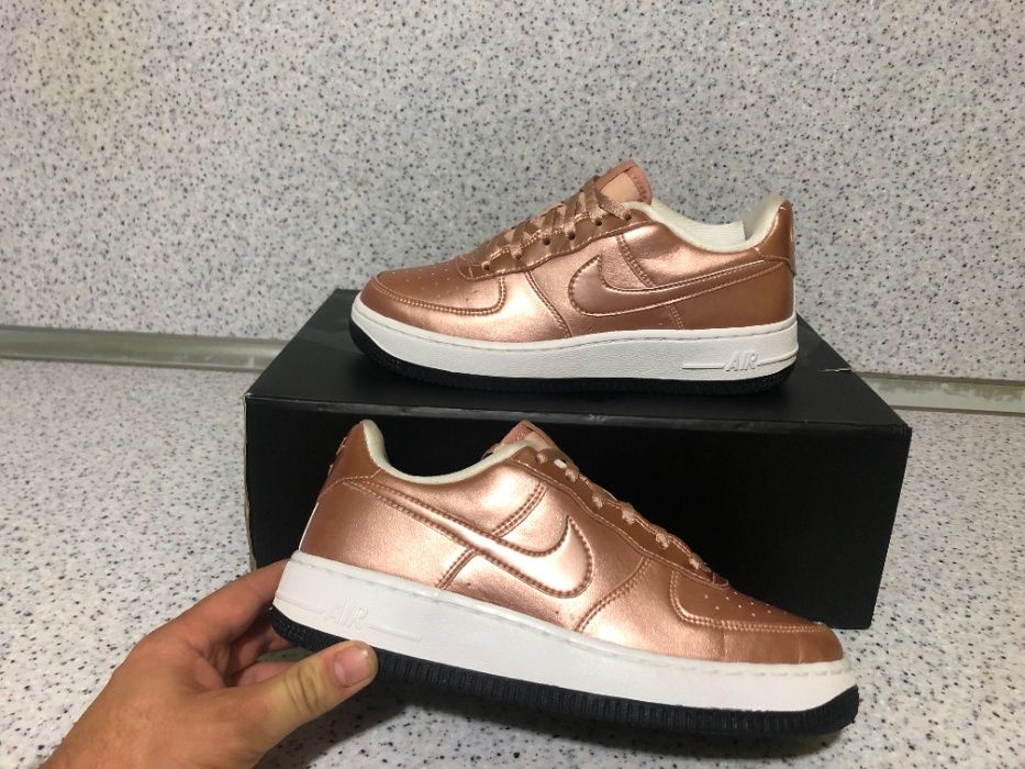 ОРИГИНАЛНИ *** Nike Air Force 1 SE GS 'Metallic Bronze'