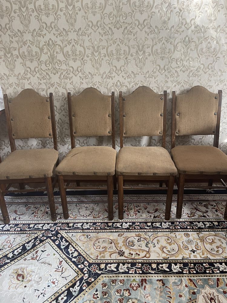 Продается стулья 4 штуки (Румыния производства)
