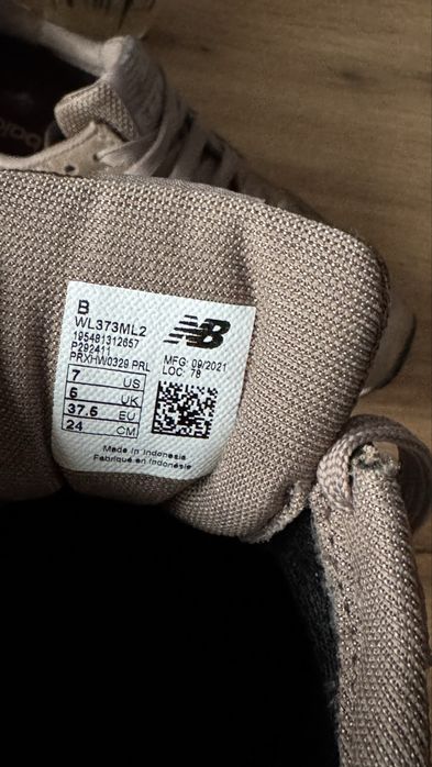 Дамски сникърси New Balance номер 37.5