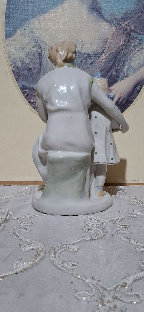 Statuetki sovetskih vremen raznie