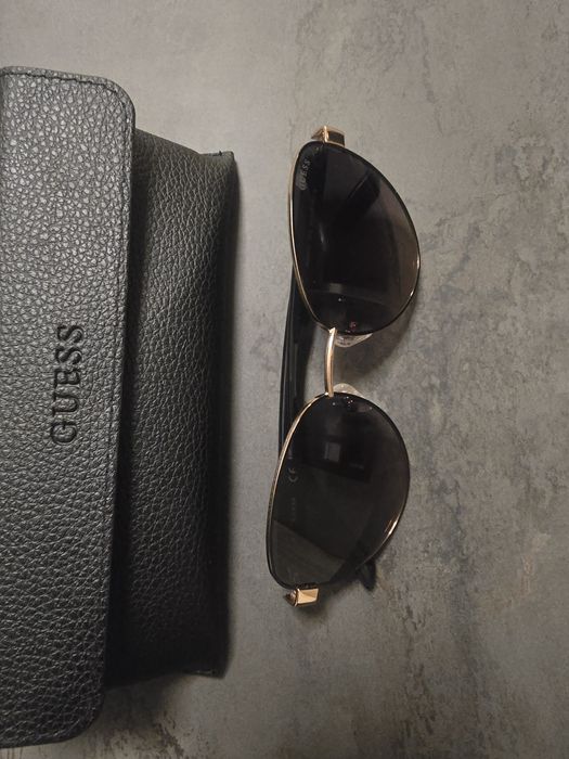 Чисто нови слънчеви дамсли очила guess