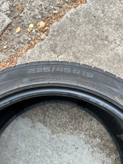 2бр. летни гуми 235/45/19 Nokian PowerProof