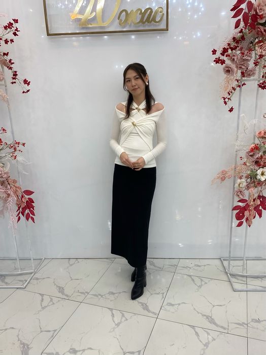 Кофточка с вырезом