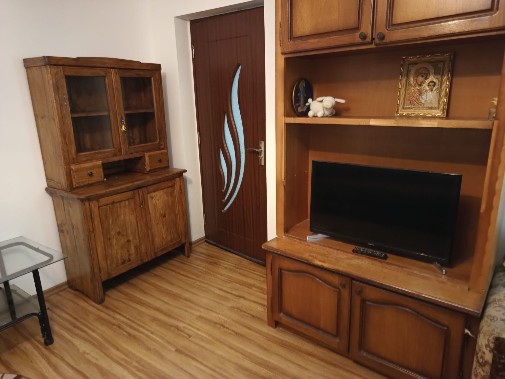 Camera de închiriat
