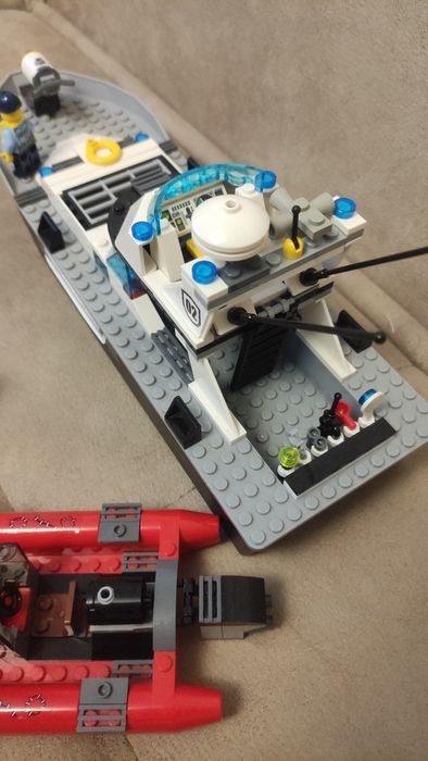 LEGO City 60129 - Полицейска патрулна моторница