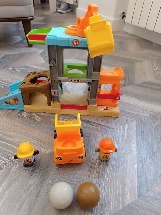 Продам фирменную игрушку Каменоломня б/у