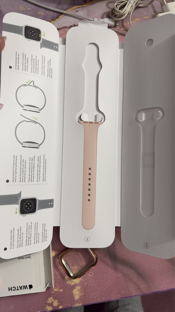 Vând Apple Watch 6 44mm Gold în stare perfectă, FULL BOX