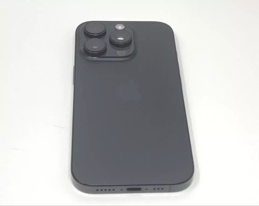 iPhone 16 Pro Black Titanium 128 GB - 100% Battery Health