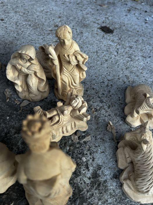 Scenă Nașterea Domnului – Crăciun sculptat manual în lemn