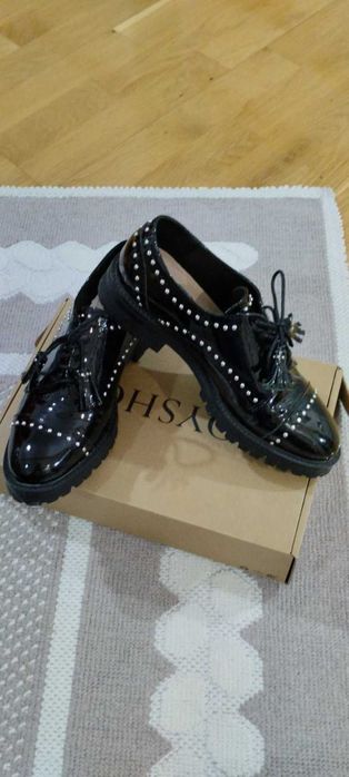 Лачени обувки Massimo Dutti 36 номер от естествена кожа