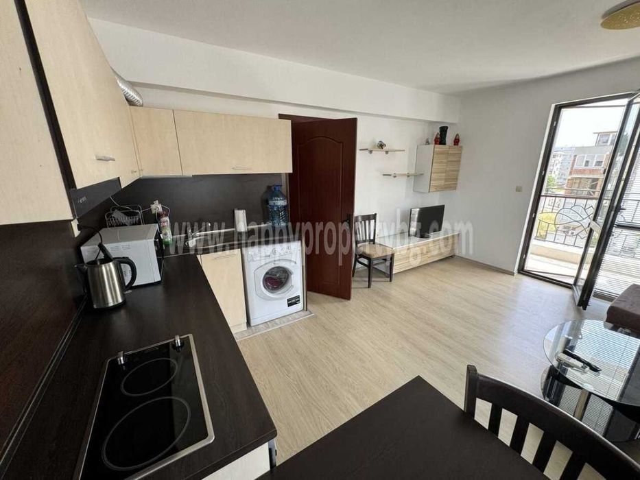 Продава се Двустаен апартамент в к.к. Слънчев бряг - 67 кв.м за 1150 €/кв.м - Снимка #1