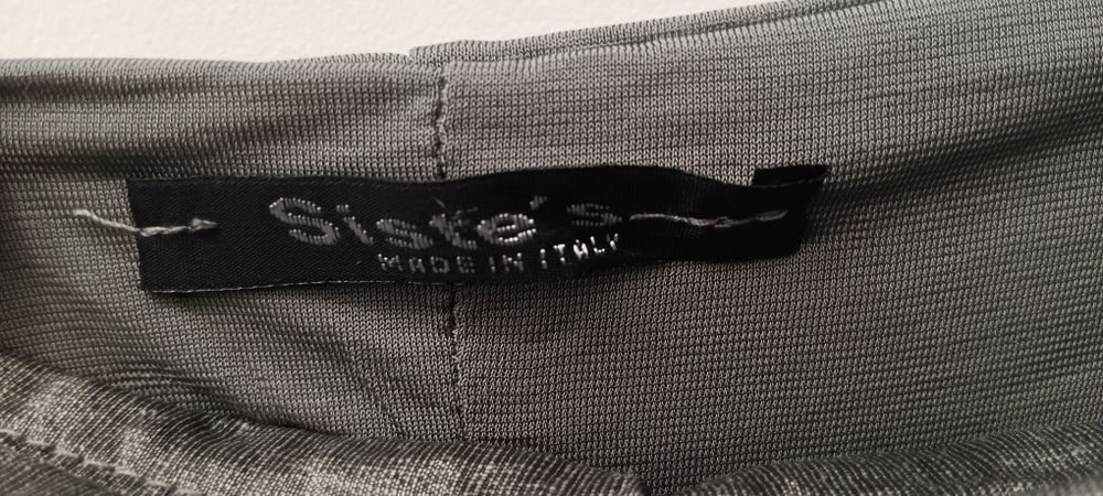 Много приятна официална туника, качествени материали,италиански стил